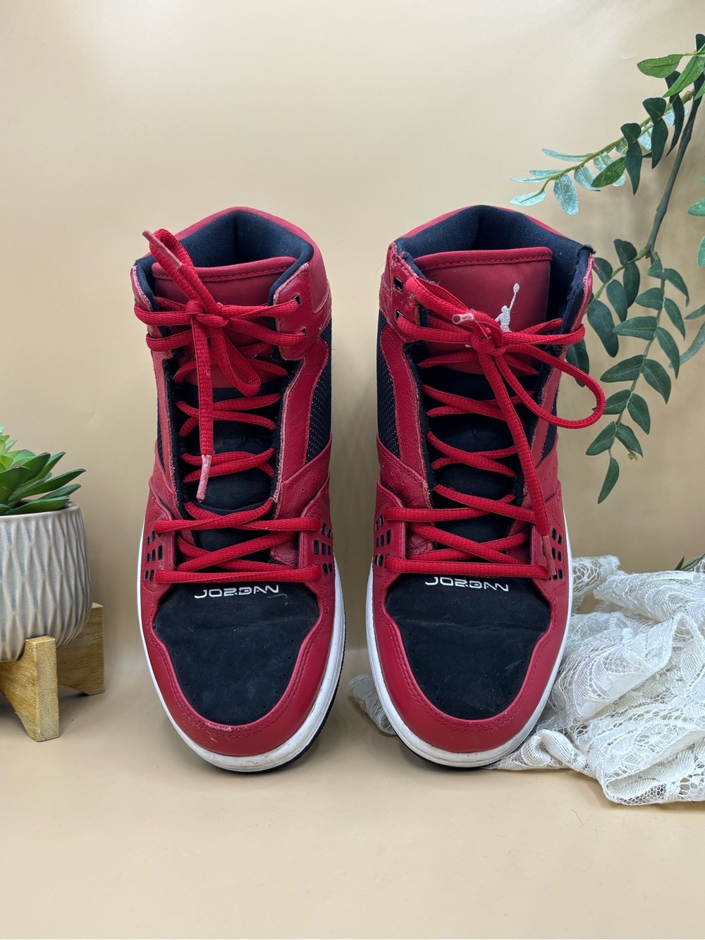 2012 Jordan 1 Flight Gym Red Mens 8 Red Black High Top Sneakers 372704-602
